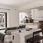 Nomad Mykonos 5*