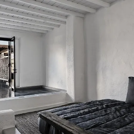 Nomad Mykonos 5* Καλαφάτη